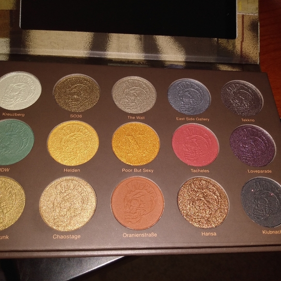 Makeup Bundle - Picture 4 of 8